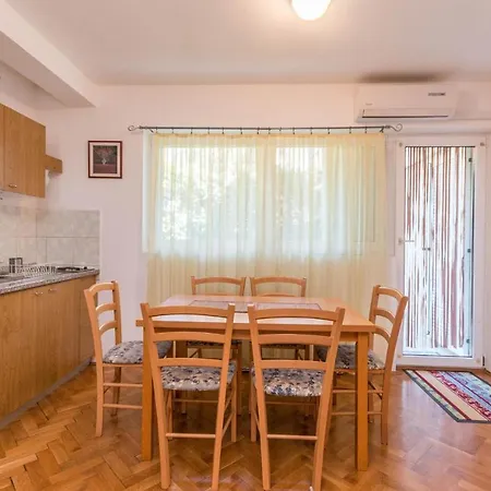 1 Bedroom Lovely In Appartamento