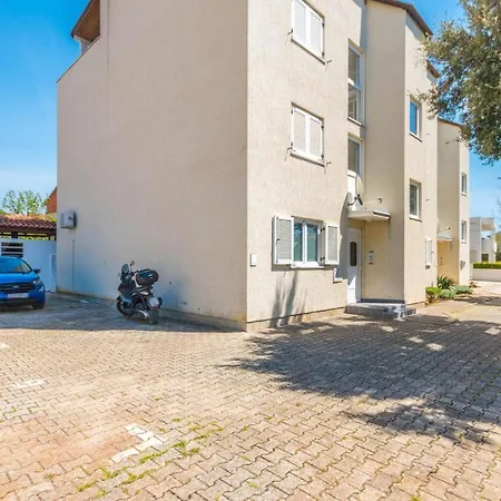 Appartamento 1 Bedroom Lovely In Pakoštane