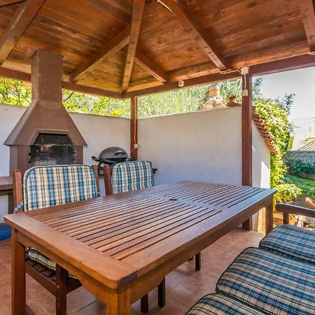 1 Bedroom Lovely In * Pakoštane
