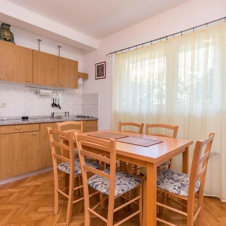 1 Bedroom Lovely In Appartamento